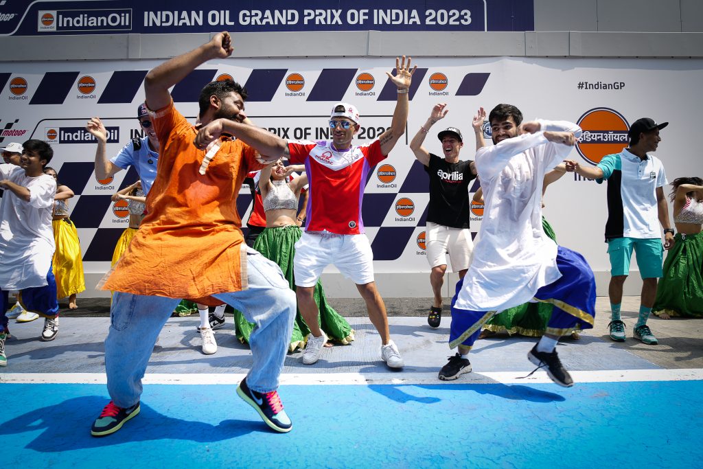 ridersdancing-1024x683.jpg