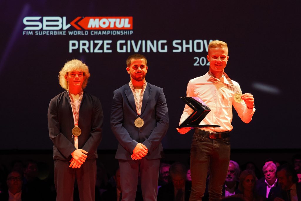 Mirko Gennai (Team BrCorse), Jose Luis Perez Gonzalez (Accolade Smrz Racing BGR), Jeffrey Buis (MTM Kawasaki).