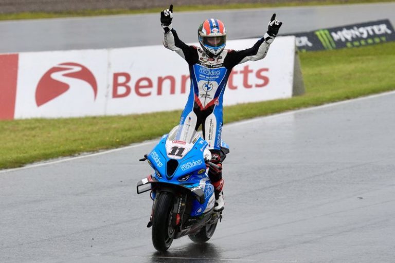 race 2 skinner