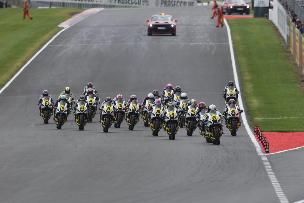 WCR start of race donington park