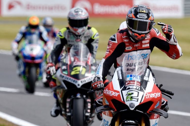 Glenn Irwin wave
