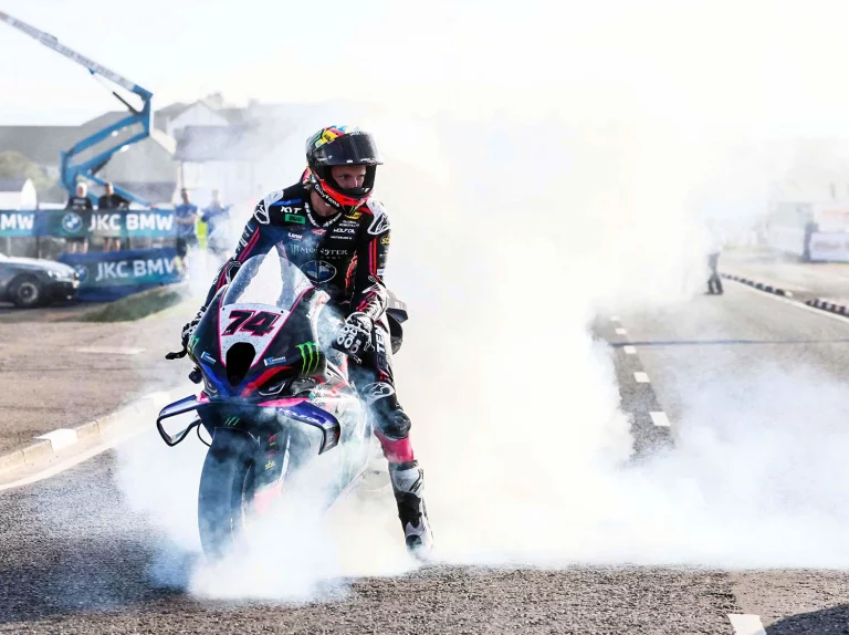 MERROW-HOTEL-AND-SPA-SUPERBIKE-RACE-00322-ezgif.com-webp-to-jpg-converter