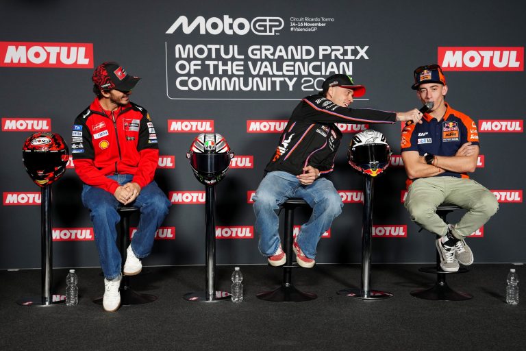 press conference bez with the mic