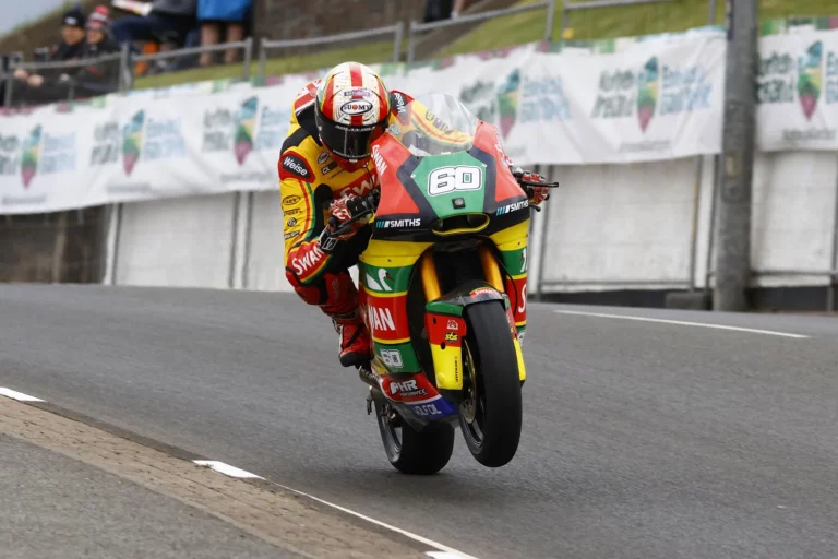 PETER-HICKMAN-SUPERTWIN-lr