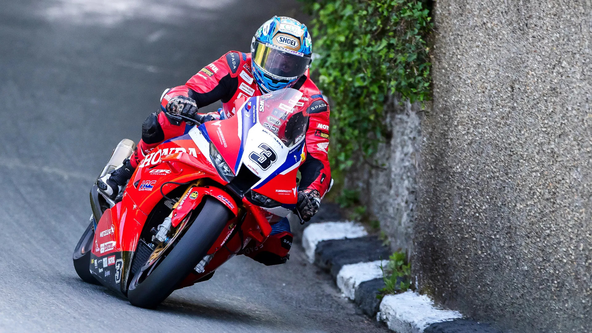 Harrison Sets Blistering Pace Before Red Flag Halts Senior TT Showdown ...